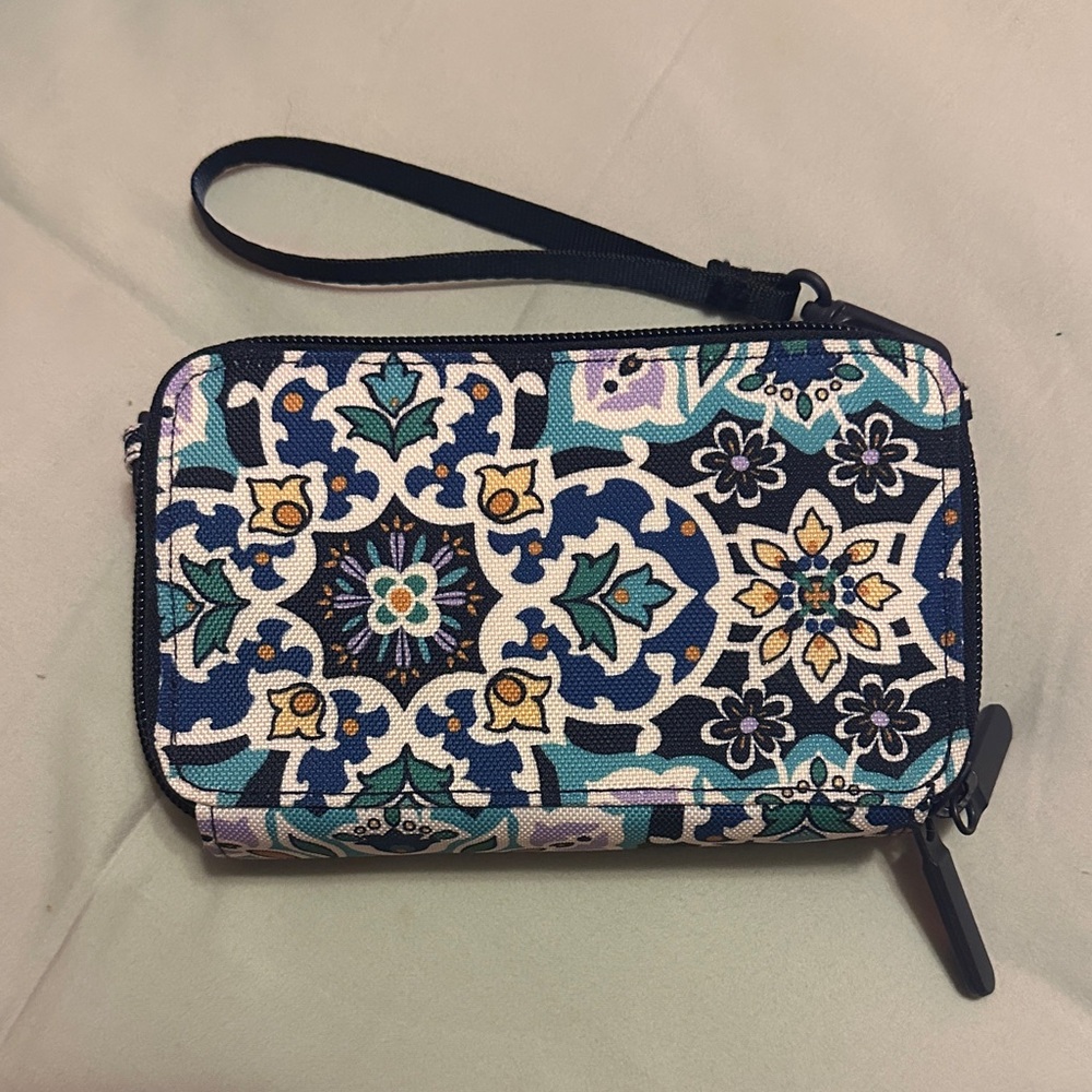 Vera Bradley Floral Patterned Crossbody Bag/Writslet - Picture 1 of 5
